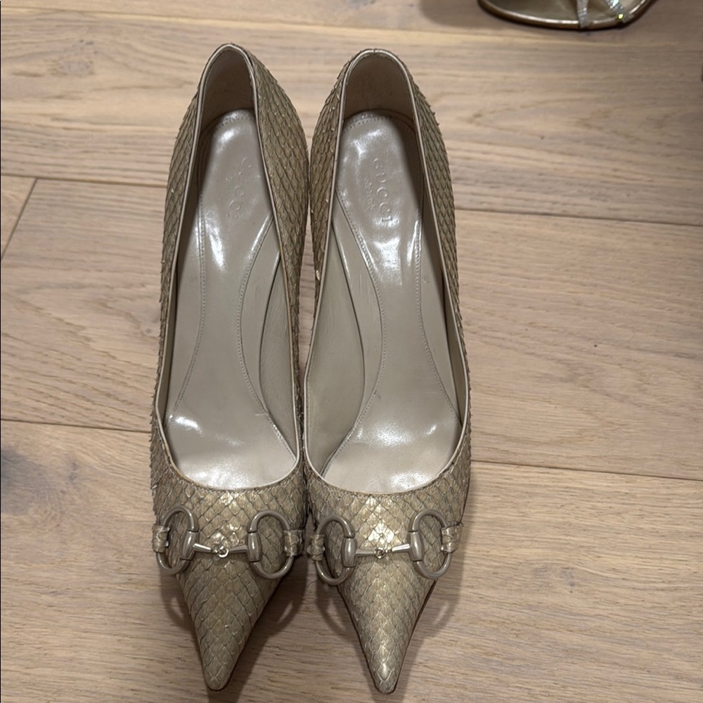 Gucci Textured Gold Women's Heels